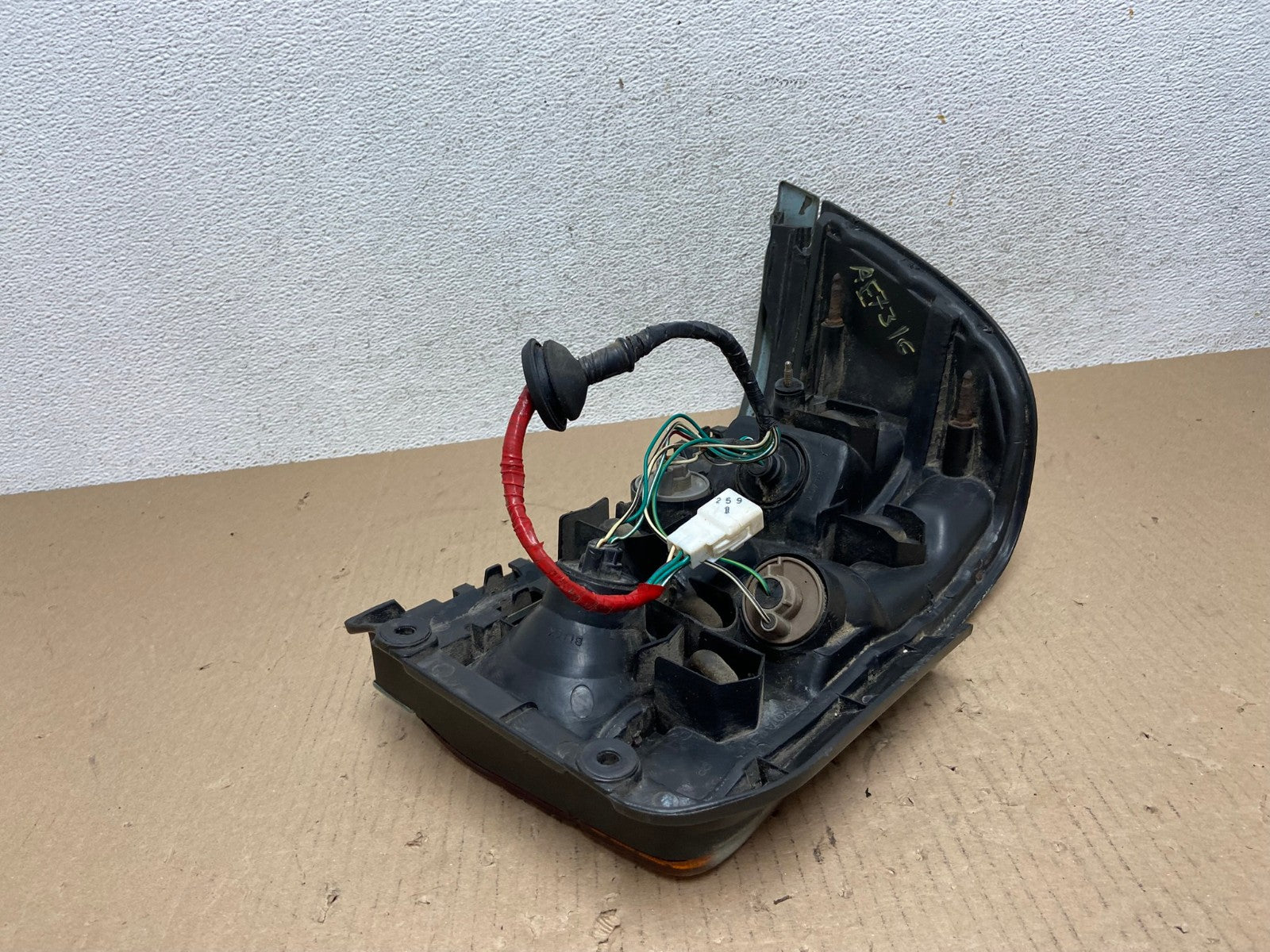 1993 to 1995 Toyota Corolla Right Passenger RH Side Tail Light AE7316 LK4