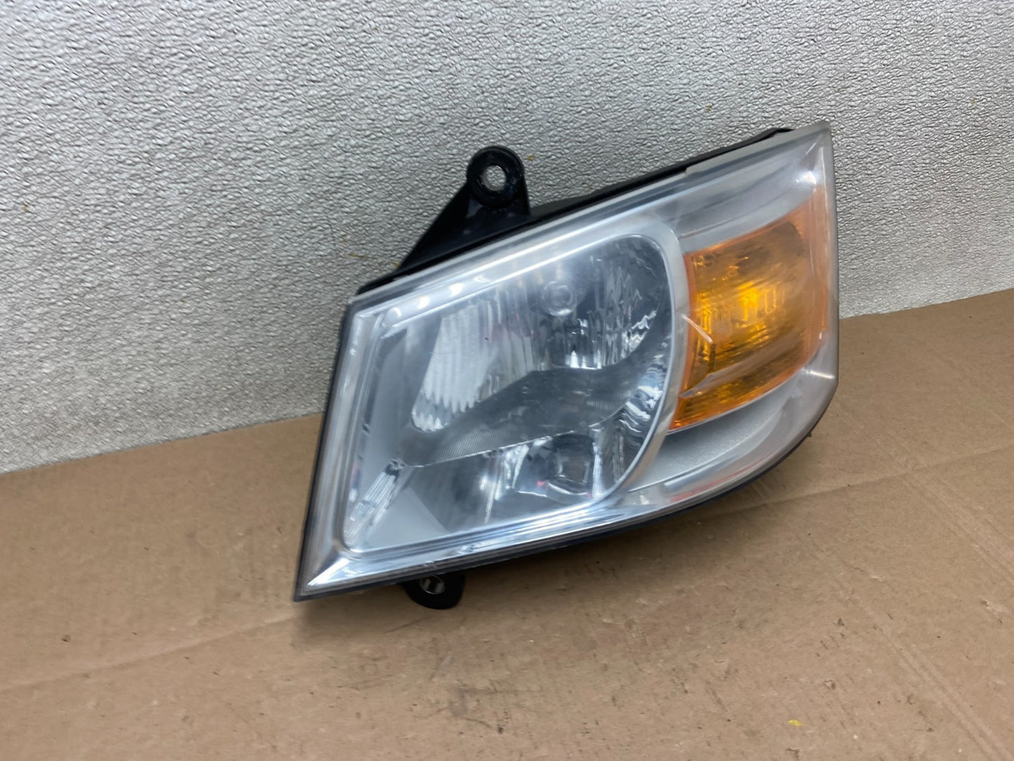 2008 to 2010 Dodge Caravan Left Driver Lh Halogen Headlight Y1008 DW2