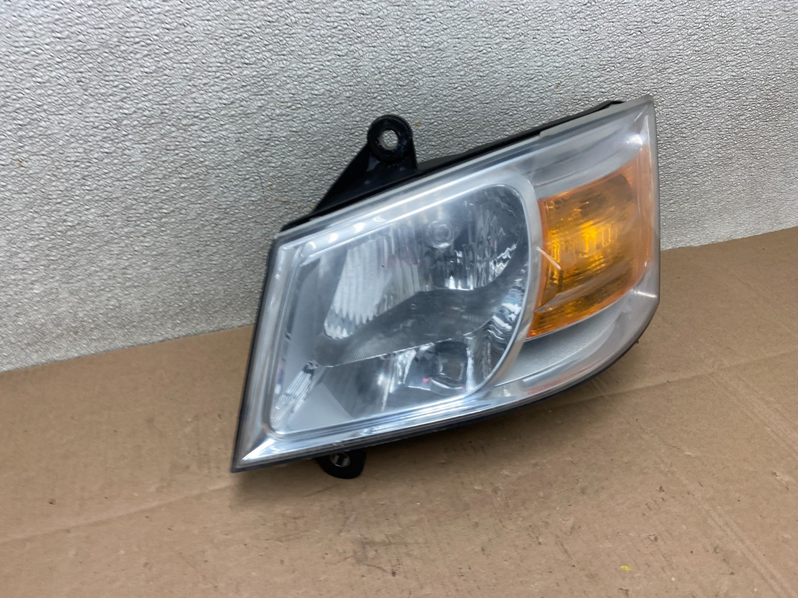 2008 to 2010 Dodge Caravan Left Driver Lh Halogen Headlight Y1008 DW2