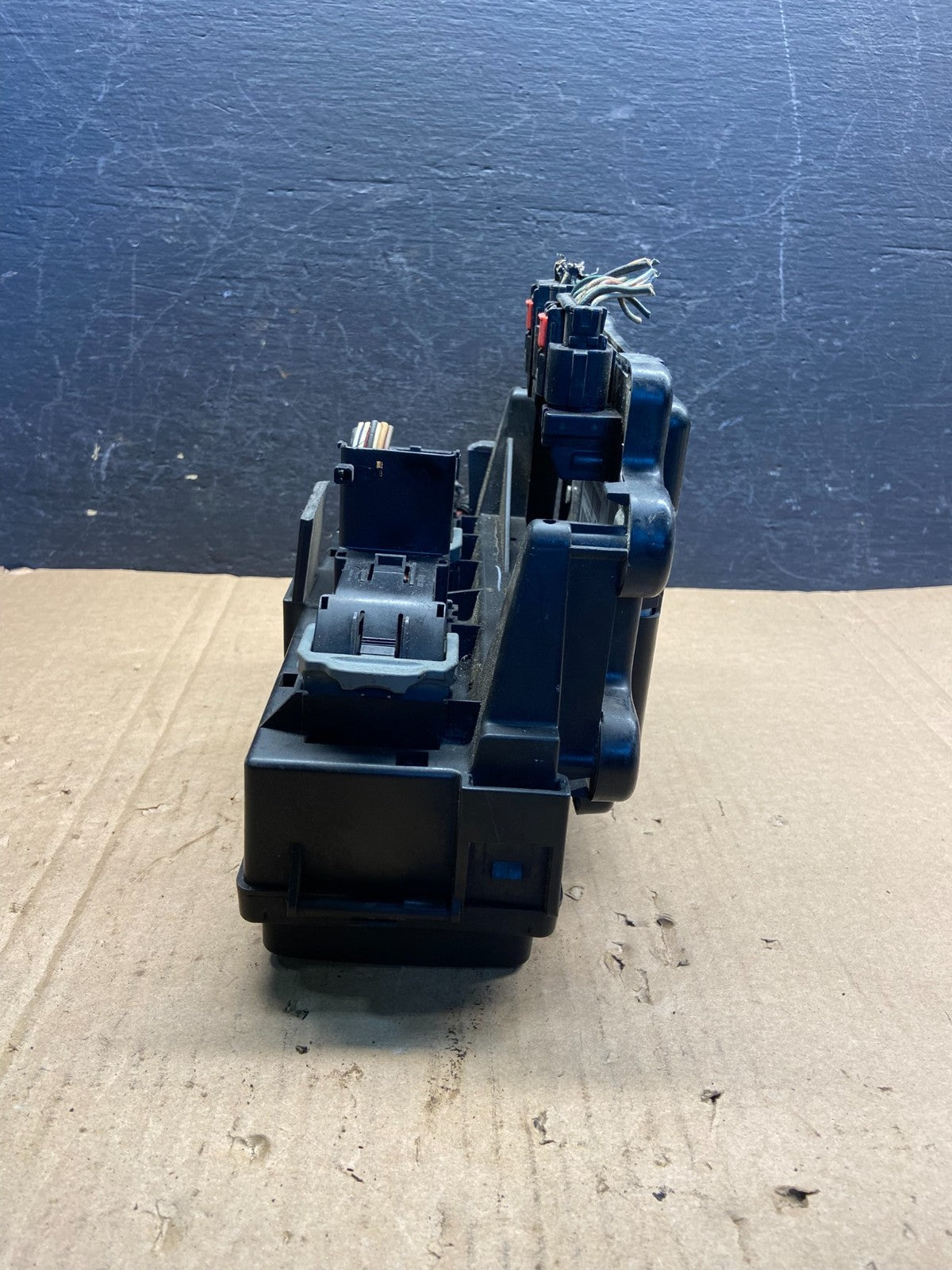2005 Jeep Grand Cherokee Commander BCM Body Control Module AE2339 DW3