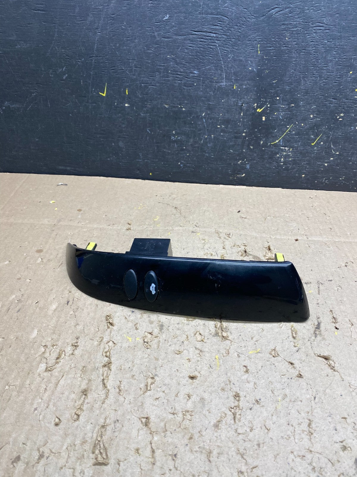 2004 to 2010 Toyota Sienna Switch Key Light Indicator Bezel Trim u5390 DG0
