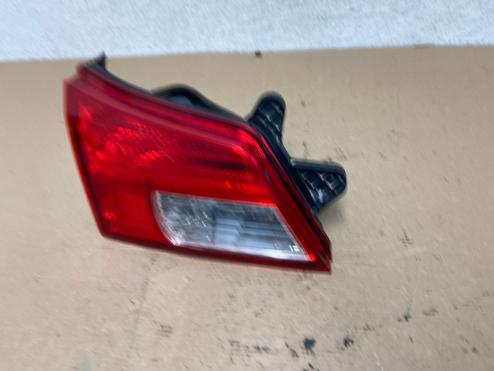 2010-2014 Subaru Outback Left Driver Lh Side Inner Tail Light AF4591 LK1