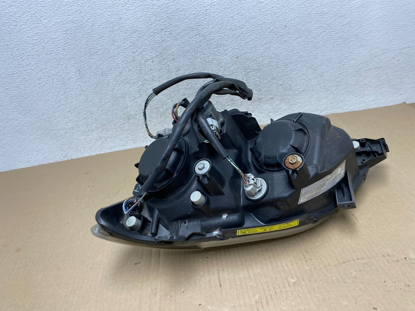 2005 - 2007 Toyota Avalon Right Passenger Side XENON HID Headlight AF5789 DW4