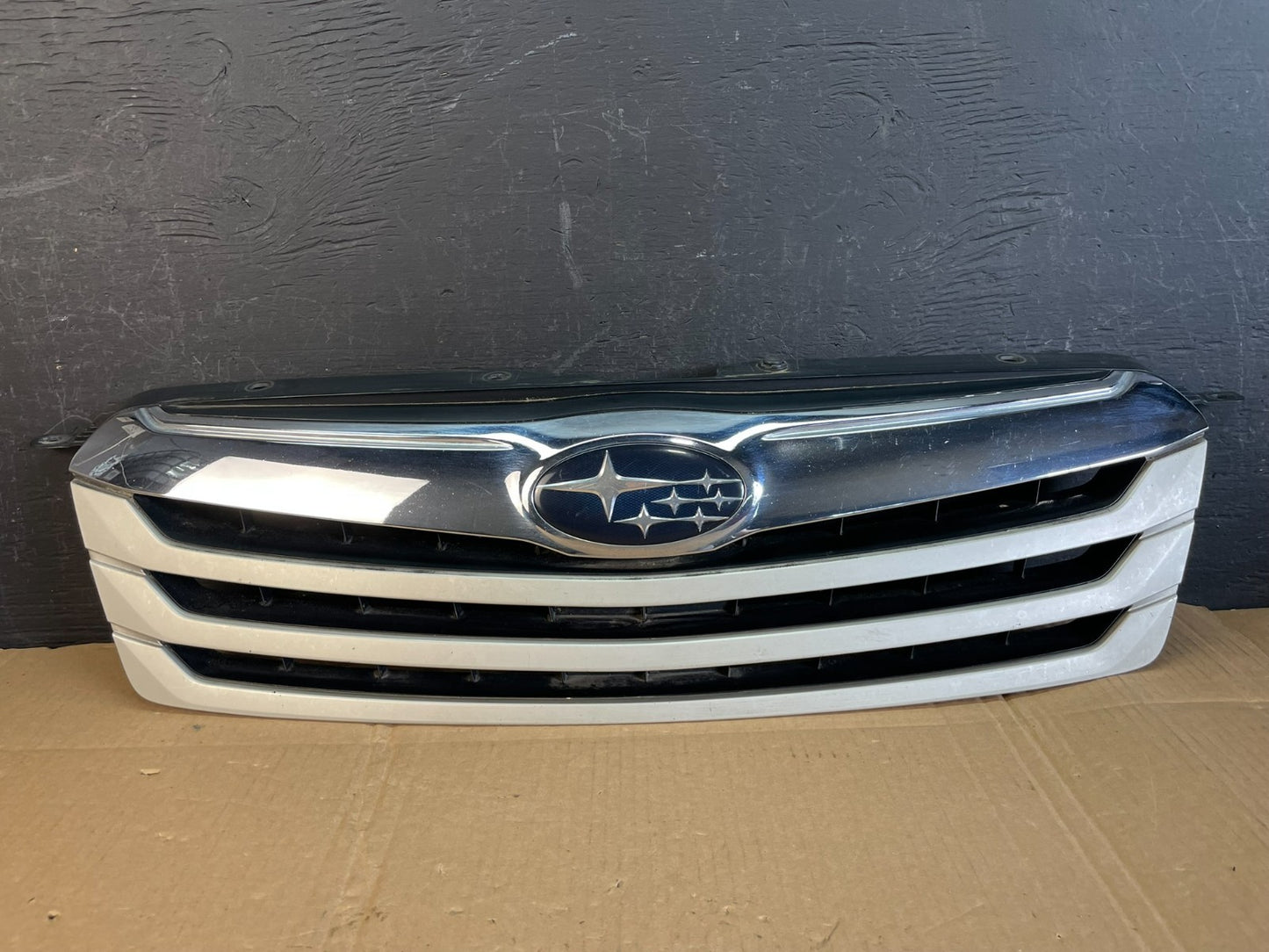 2010 to 2012 Subaru Legacy Outback Wagon Front Grill Grille ac5445 DG0