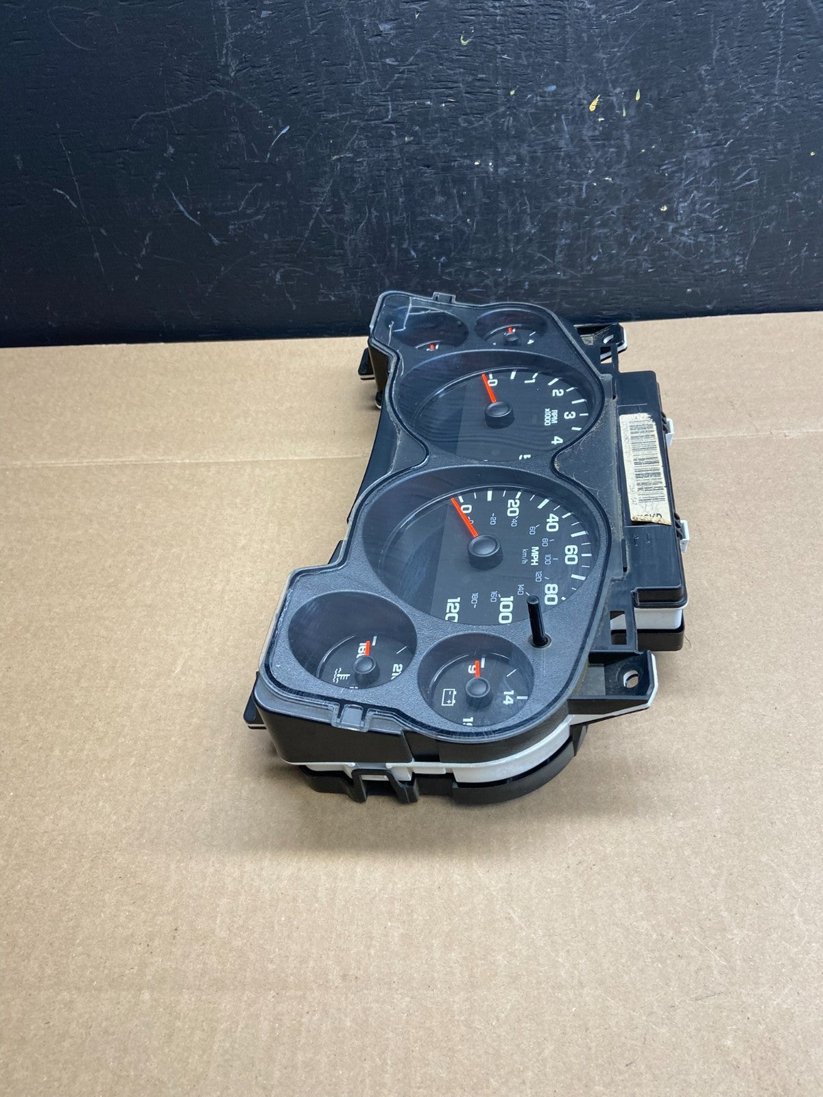 2007 to 2013 Chevrolet Silverado Suburban Cluster Gauge Speedometer OE ac6097 DG2