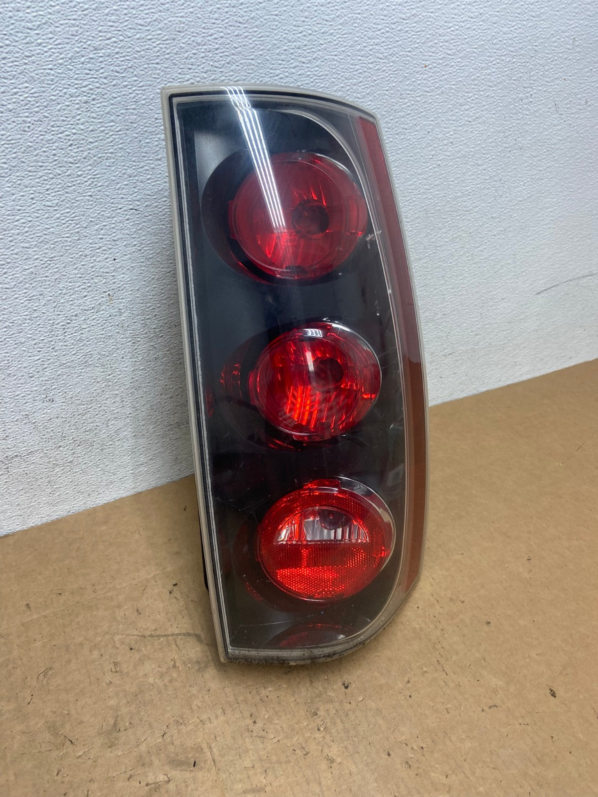 2007-2014 GMC Yukon Denali Right Passenger RH Side Tail Light AD4781 LK2