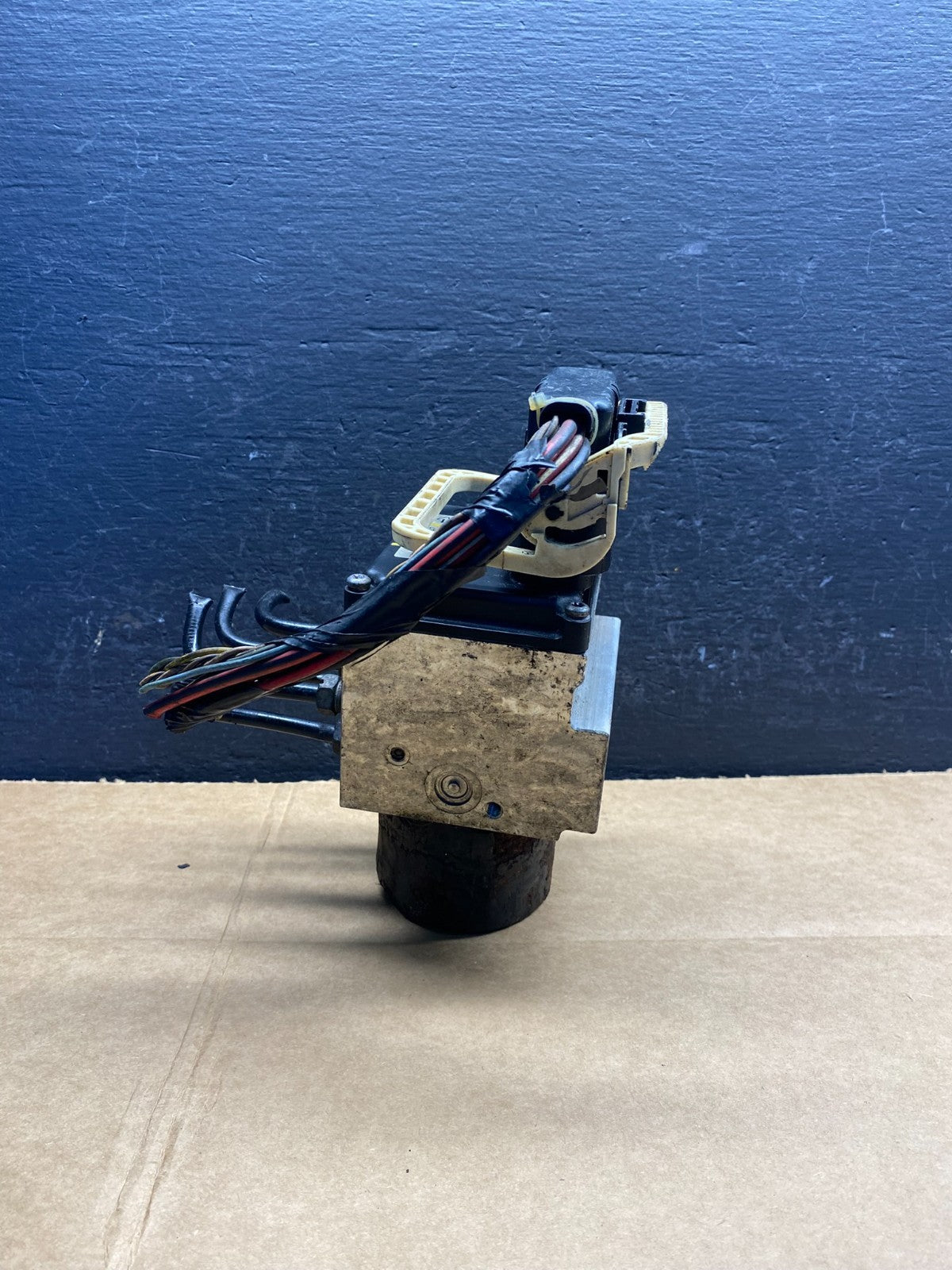 2013-2017 Chevrolet Express GMC Savana ABS Anti Lock Brake Pump AD3648 DG2