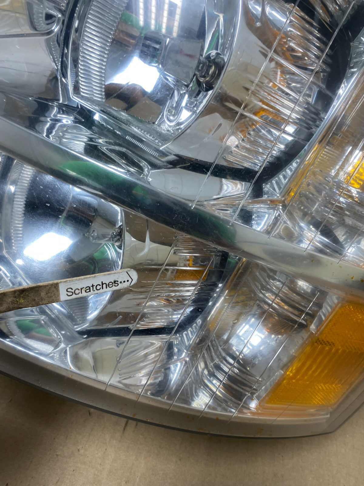 2007 to 2014 Chevrolet Silverado Left+Right Side Headlights AE7066 DW4