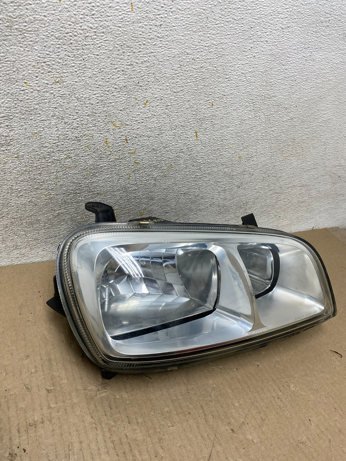 1996 - 2000 Toyota Rav4 Right Passenger RH Side Headlight Halogen AH6801 DW1