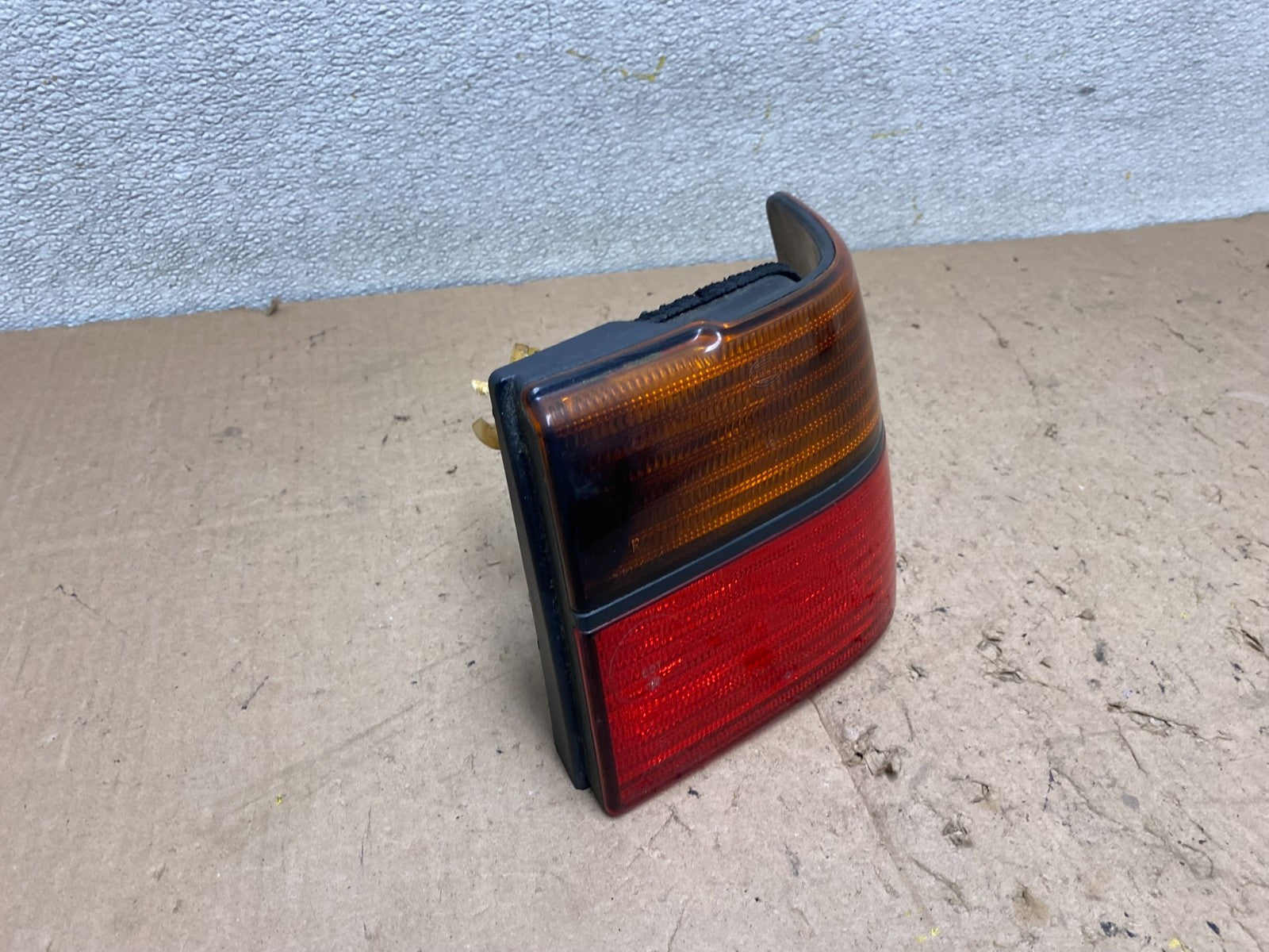 1993 -  1998 Volkswagen Jetta Seda Right Passenger Side Tail Light Oem W2971 DG2