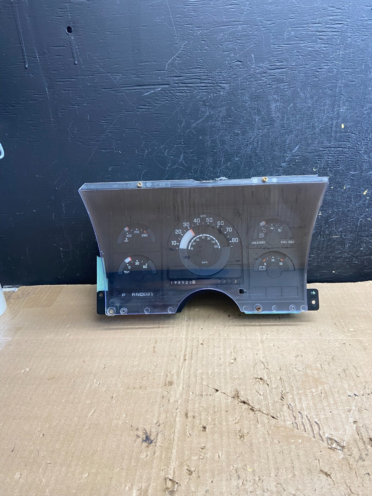 1988 to 1991 Chevrolet C/K 1500 GMC A/T Instrument Gauge Cluster AE20250