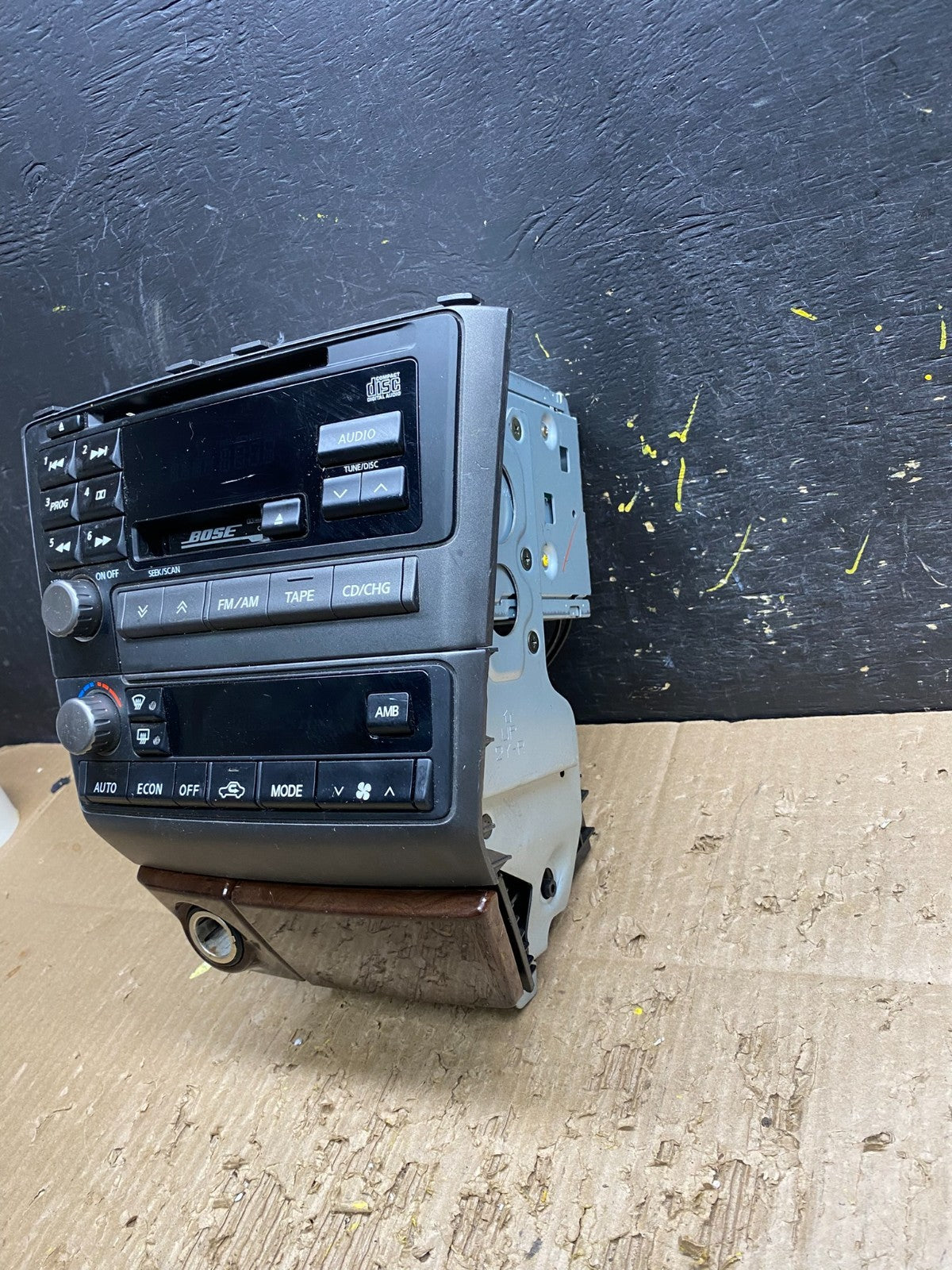 2000 to 2001 Infiniti i30 Bose Radio AM/FM Casette Climate Control V9992 DG3