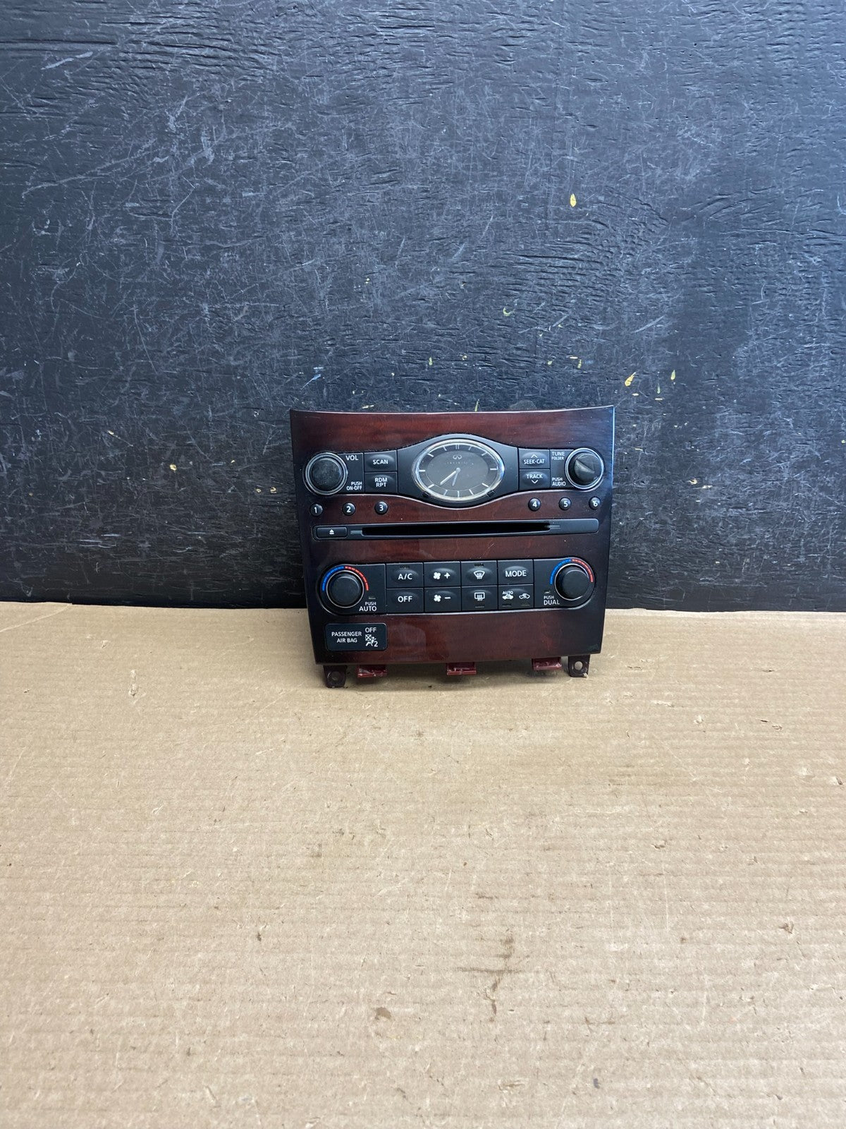 2009-2017 QX50 QX70 FX35 EX35 Radio Player Climate Control Panel Bezel AH3516 DG0