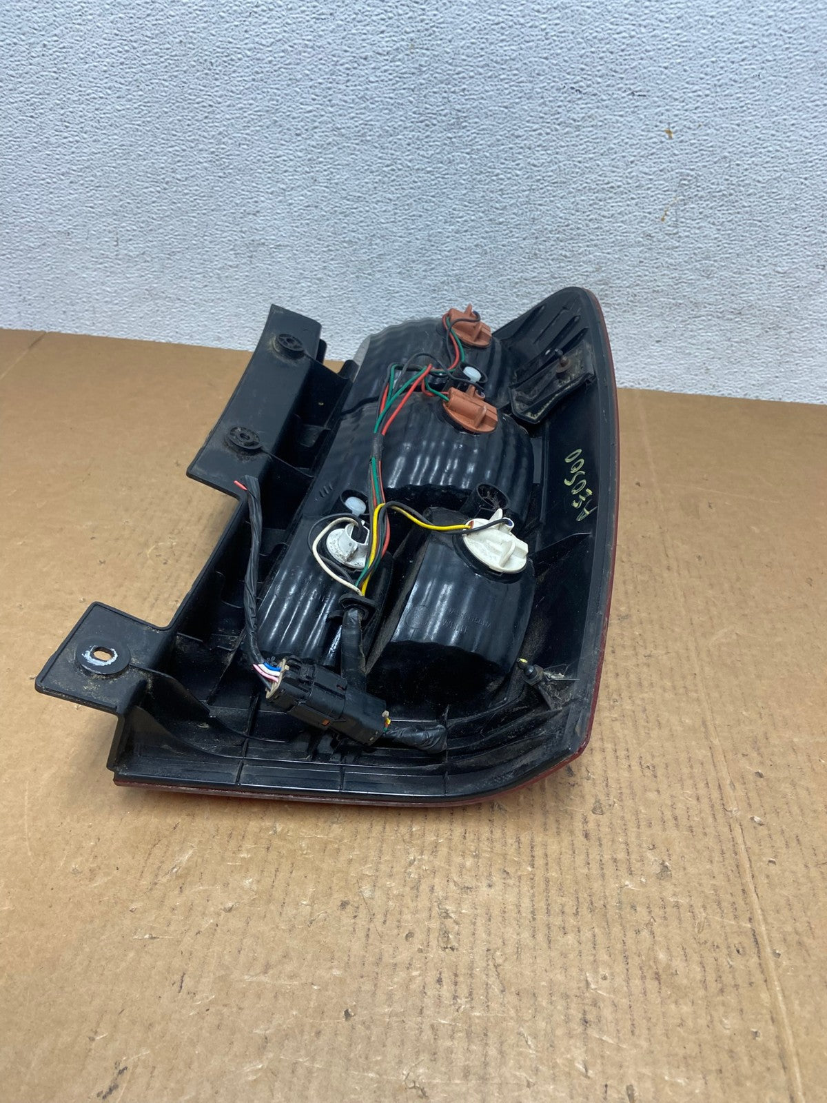 2007 to 2010 Hyundai Entourage Left Driver LH Side Tail Light AE0500 LK6