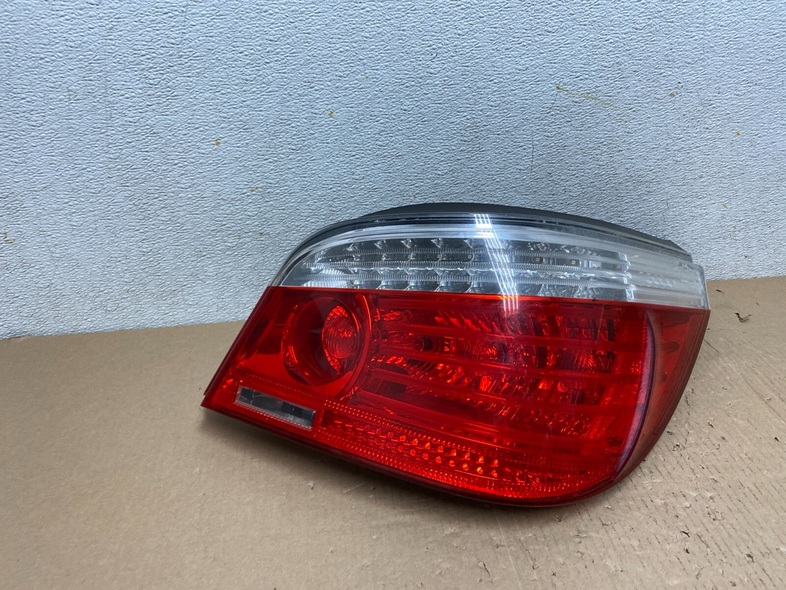 2008 2009 2010 BMW 5 525i 530i Right Passenger Rh Tail Side Light Oem L3320 DW0