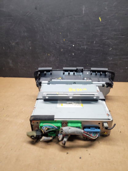 2005 to 2010 Honda Odyssey Am Fm Cd Player Radio Receiver H7638 DG13
