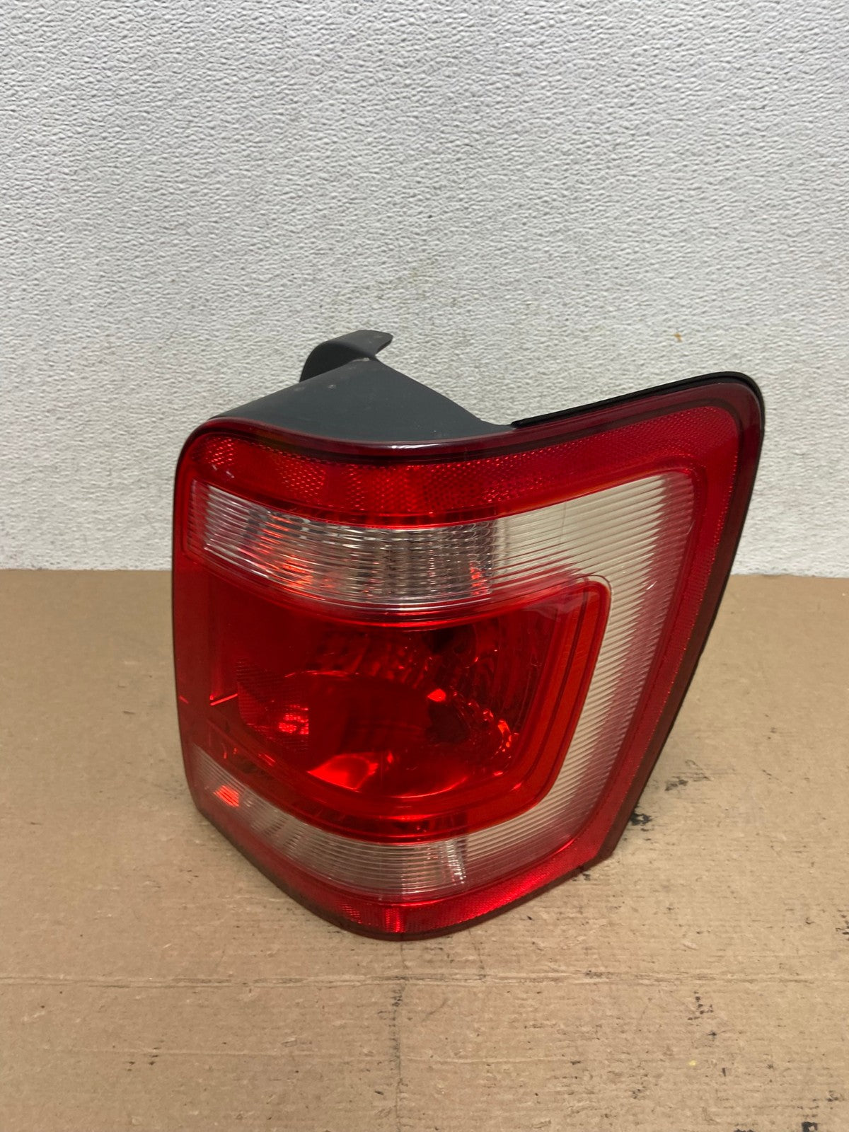 2008 to 2012 Ford Escape Right Passenger RH Side Tail Light AF4692 LK0