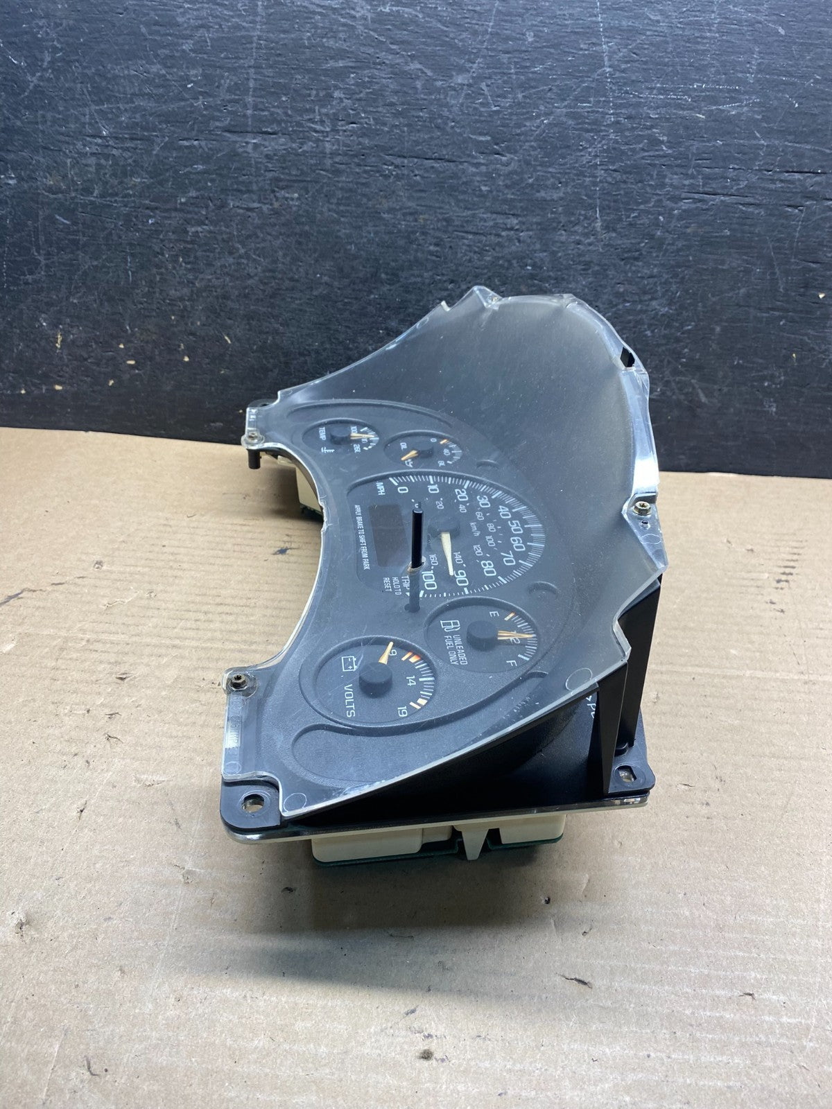 2000 to 2005 Chevrolet Astro Cluster Gauge Speedometer ECM AH9766 DW2