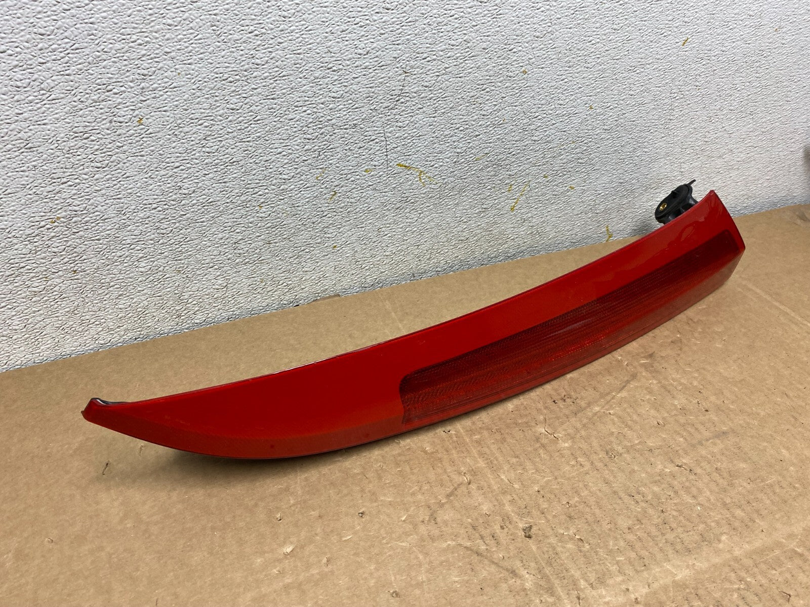 2003 to 2006 Volvo XC90 Right Passenger Side Upper Tail Light OEM O5237 DW2