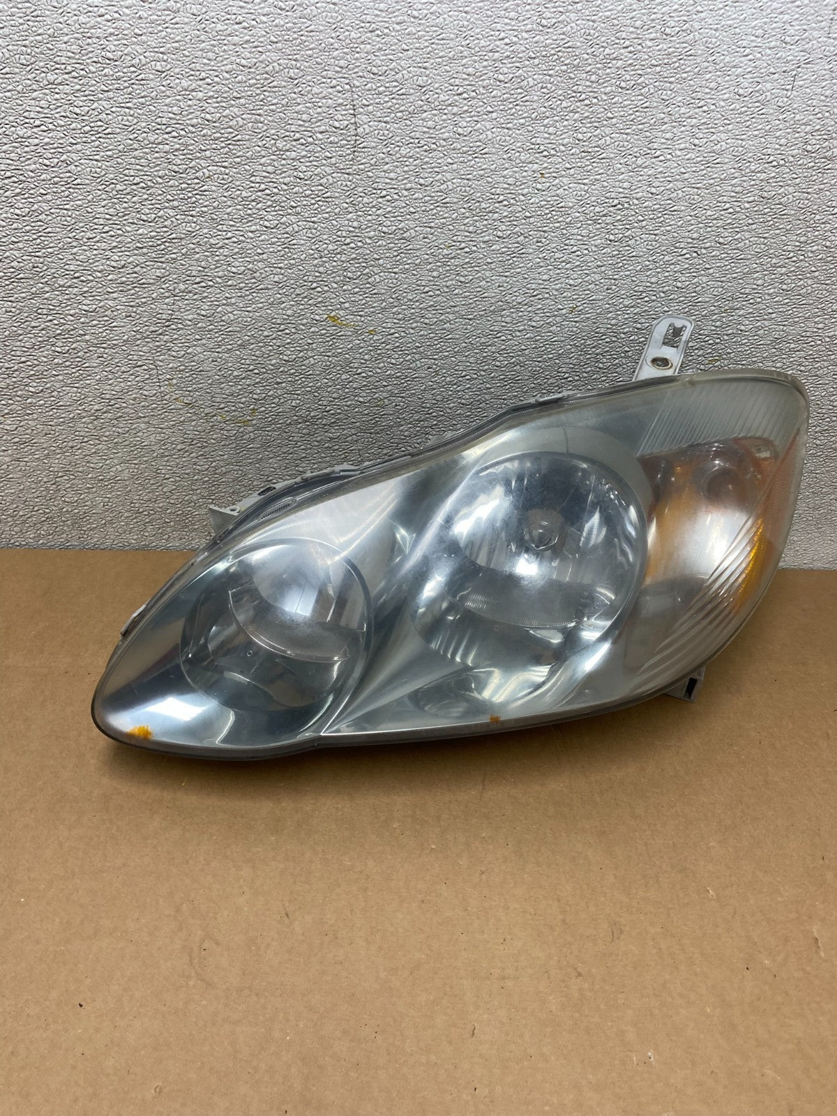 2003 to 2004 Toyota Corolla Left Driver LH side Headlight Oem Z6549 DW0