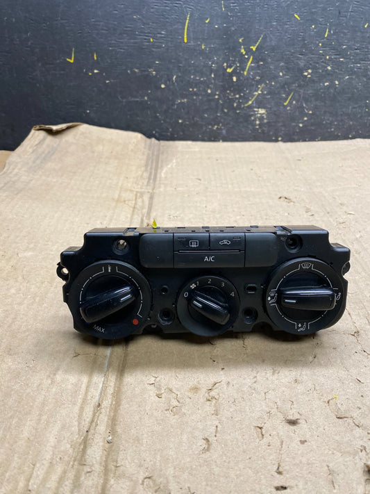 2011 - 2014 Volkswagen  Jetta Center Climate Control Panel AC Heater X5860 DG0