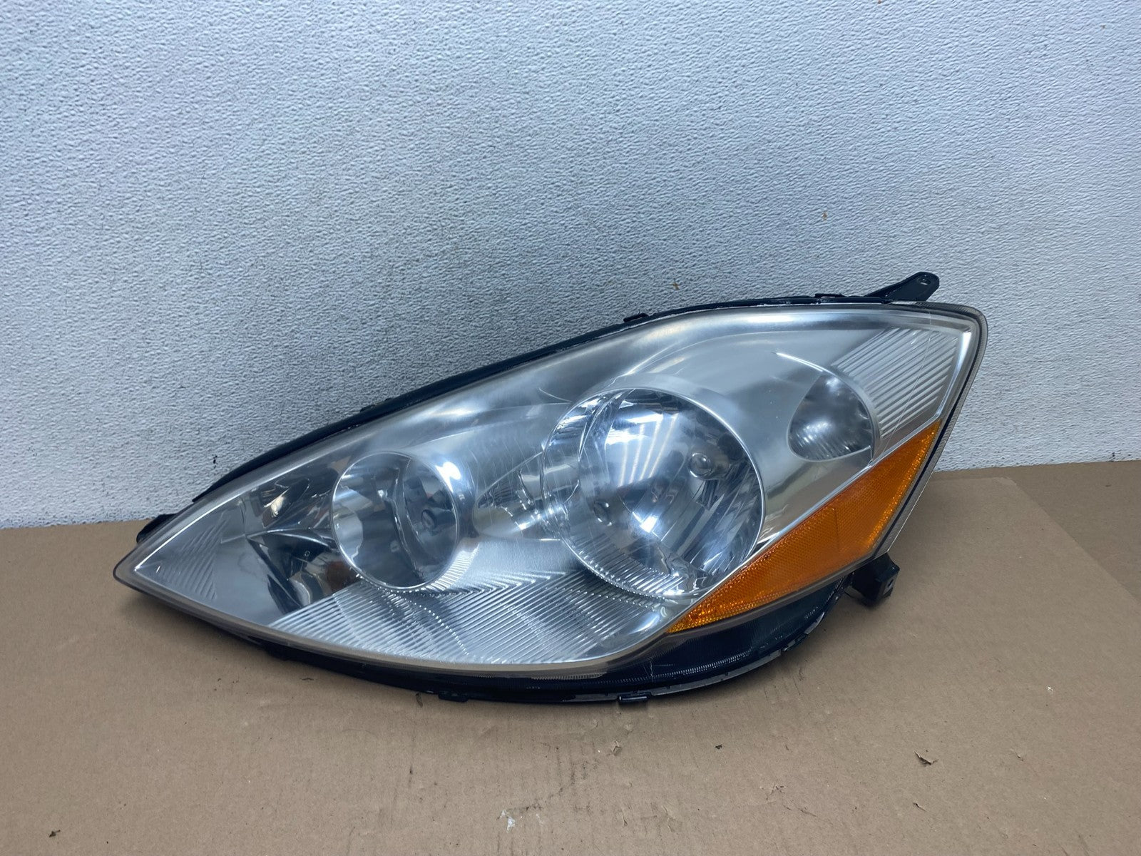 2006 to 2010 Toyota Sienna Left Driver Lh Side Headlight Halogen TYC AG5734 DW0