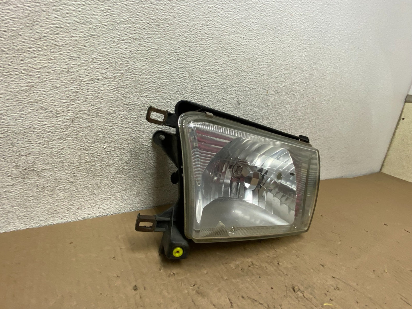 1996 to 2002 Toyota 4Runner Halogen Left Driver LH Headlight AG8081 DW1