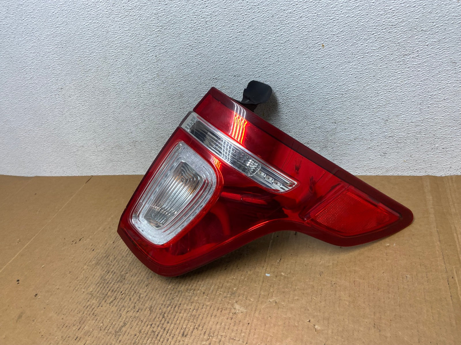 2011-2015 Ford Explorer Police Package Right Passenger Tail light AE1148 LK1