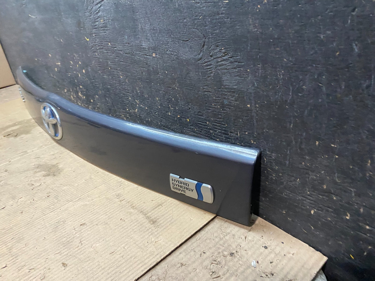 2010 to 2015 Toyota Prius Trunk Rear Tailgate Molding Panel 76801-00900 X3308 DG1