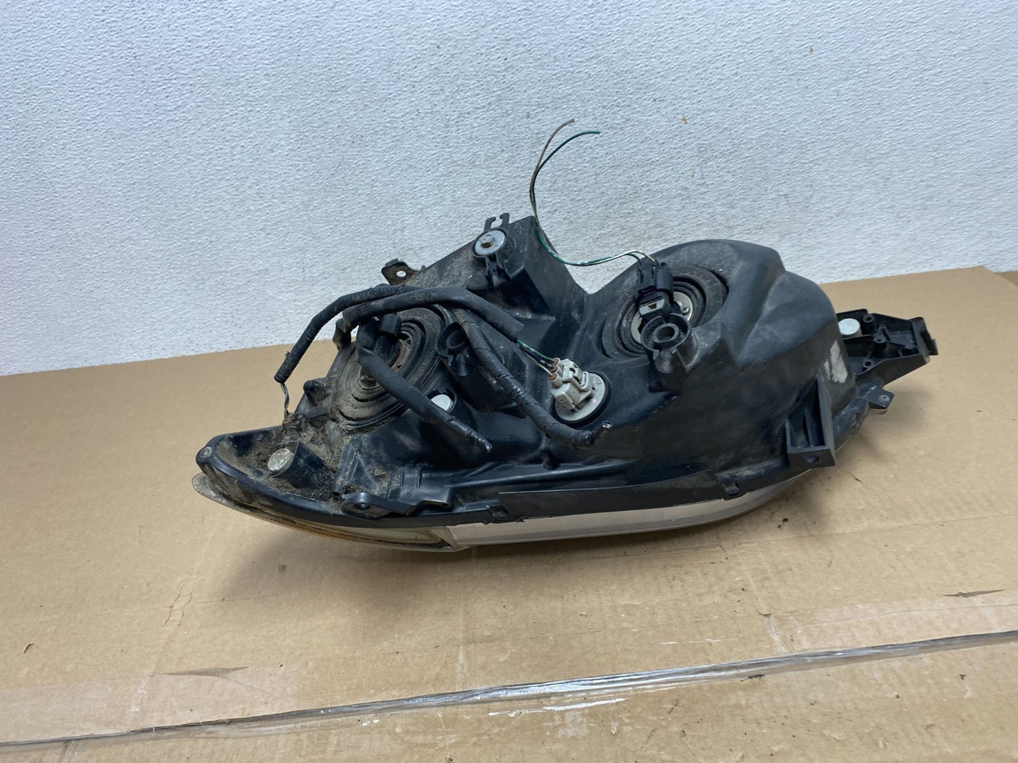 2008 - 2010 Toyota Avalon Right Passenger Side Halogen Headlight AE6736 DW5