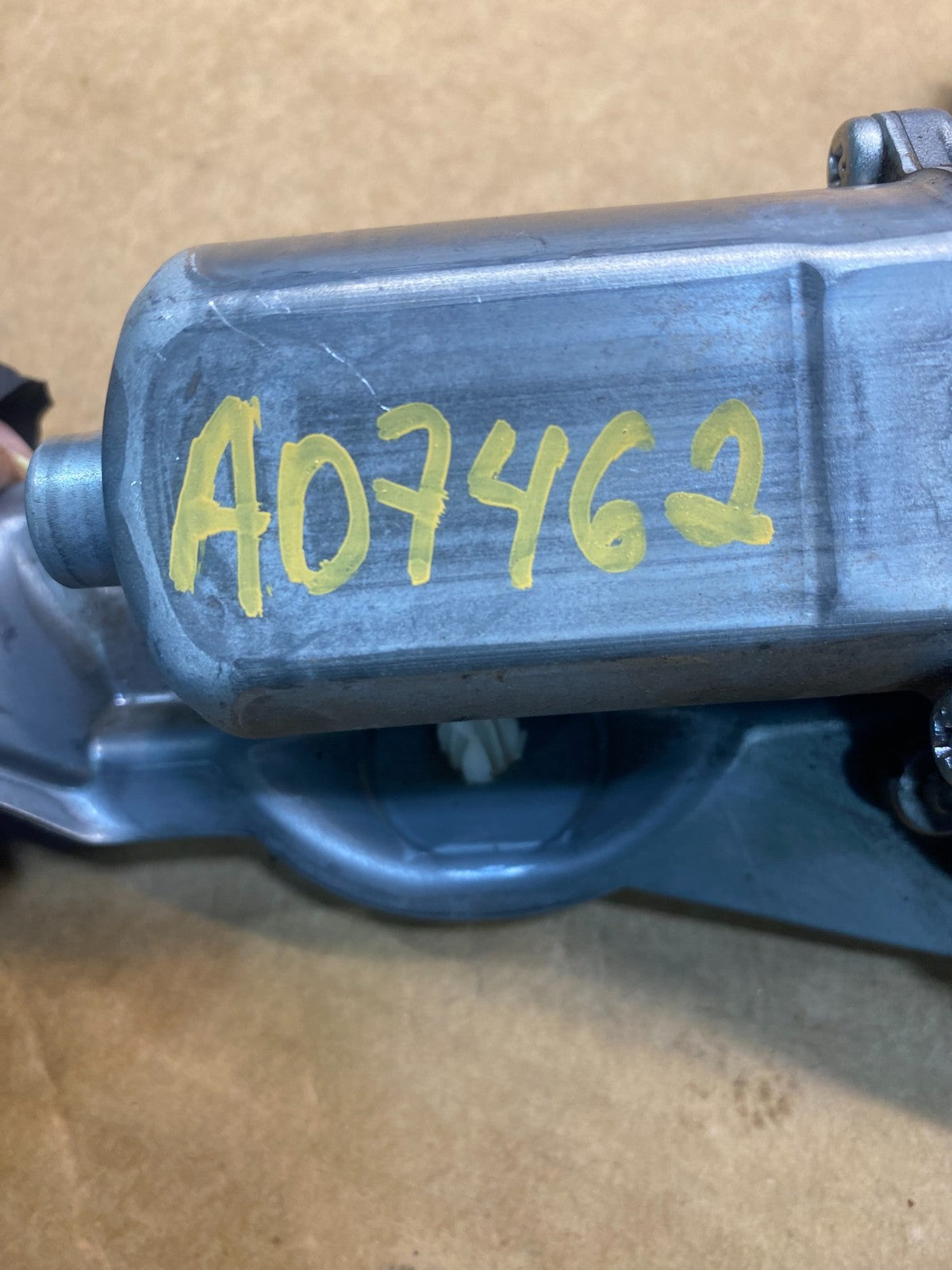 2004 to 2009 Lexus Rx350 RX330 RX400H Rear Liftgate Window Wiper Motor AD7462 DG6