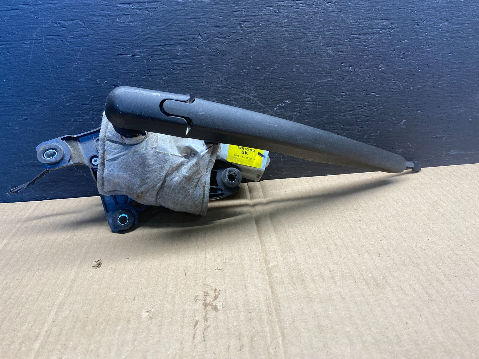 2011 to 2019 Ford Explorer Rear Windshield Wiper Motor OEM AC0872 DG0