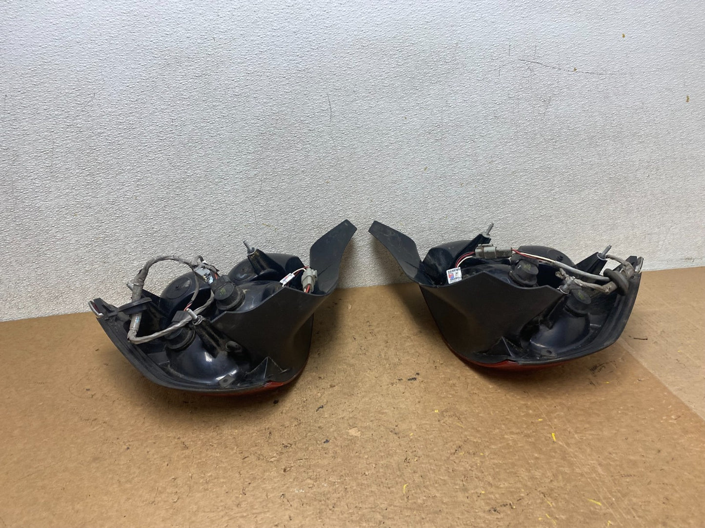 1998-2003 Ford Crown Victoria Left+Right Side Tail Lights T0989 DW6