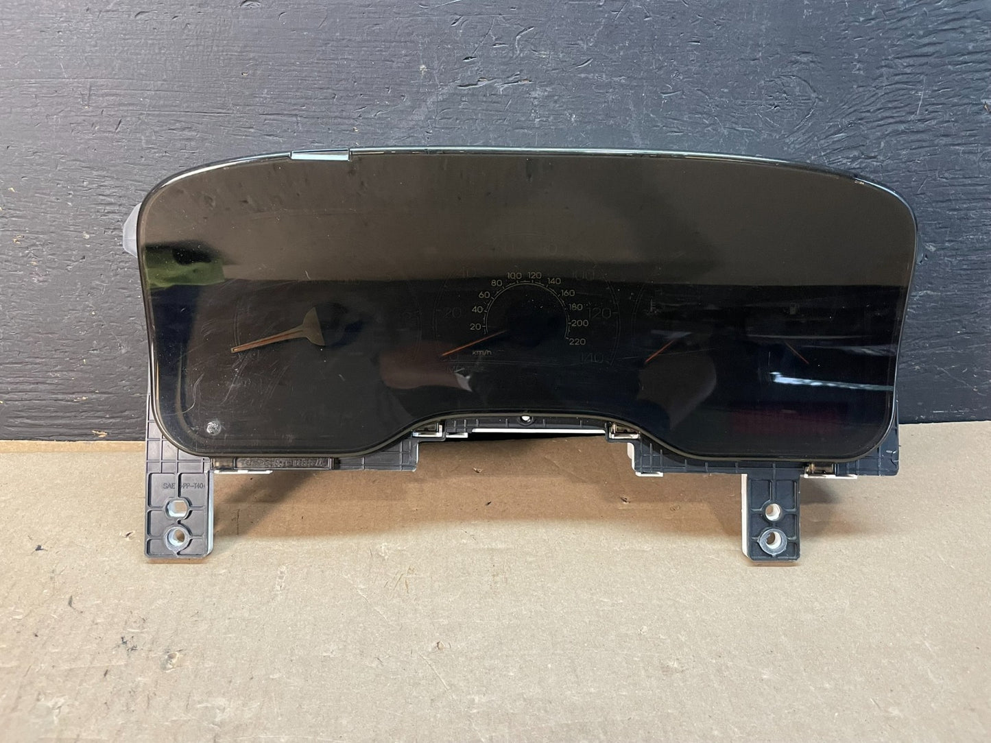 2005 to 2006 Lincoln Navigator Speedometer Gauge Cluster ae3376 DG0