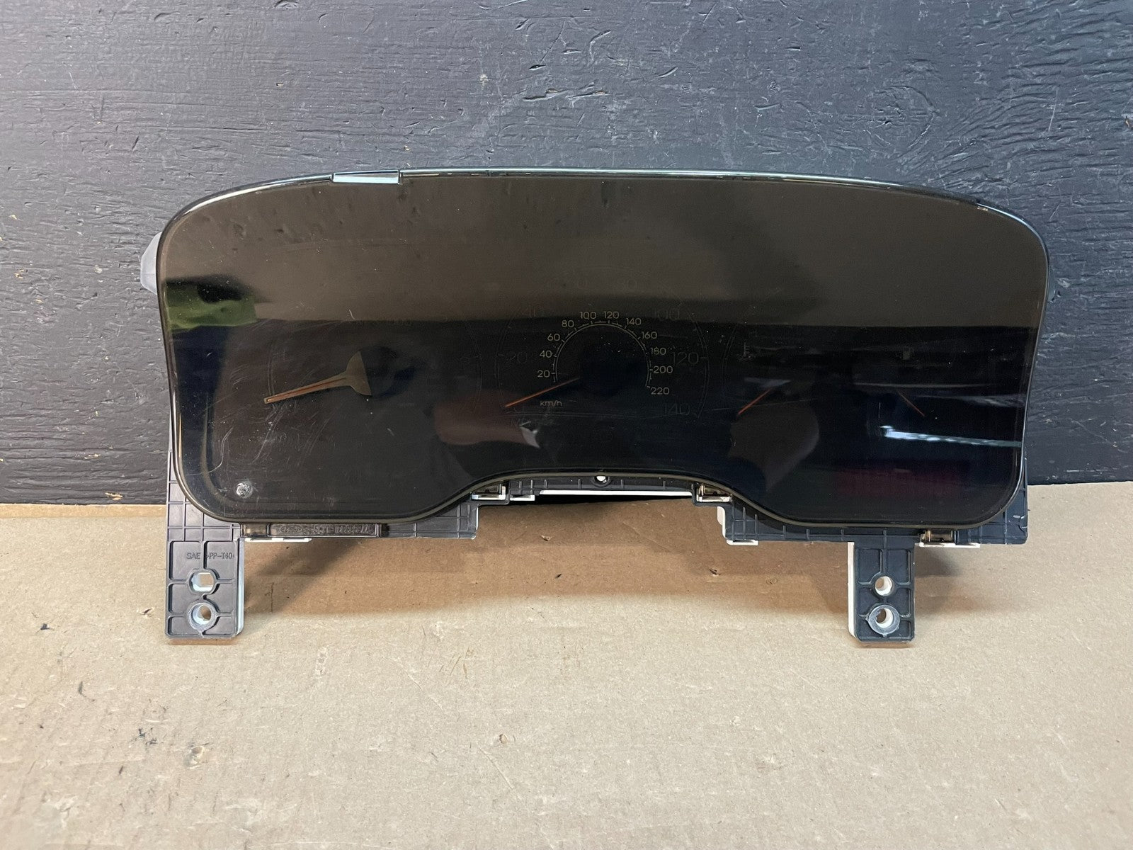 2005 to 2006 Lincoln Navigator Speedometer Gauge Cluster ae3376 DG0