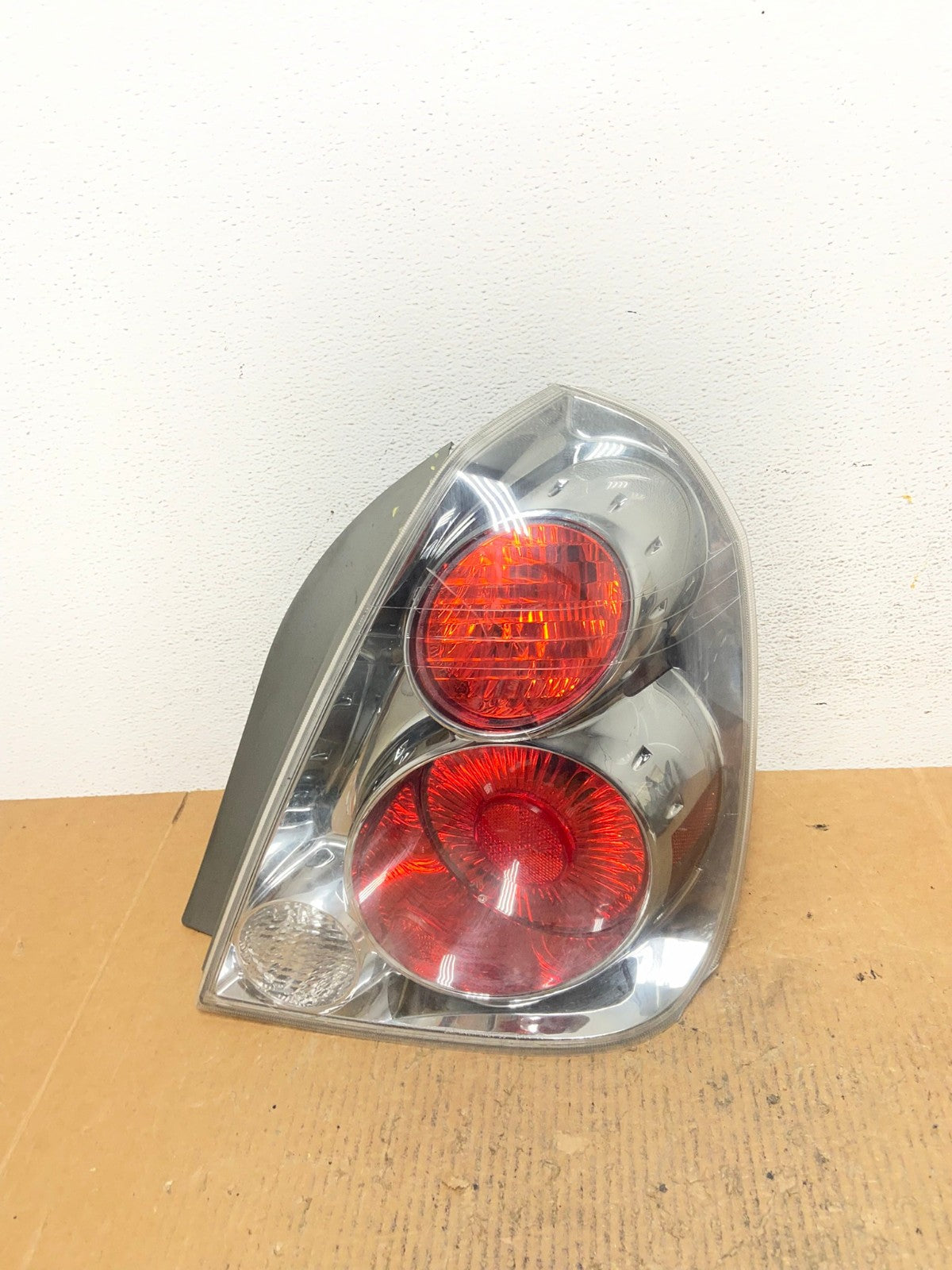 2005 to 2006 Nissan Altima Tail Light Right Passenger RH Side AE2598 LK0