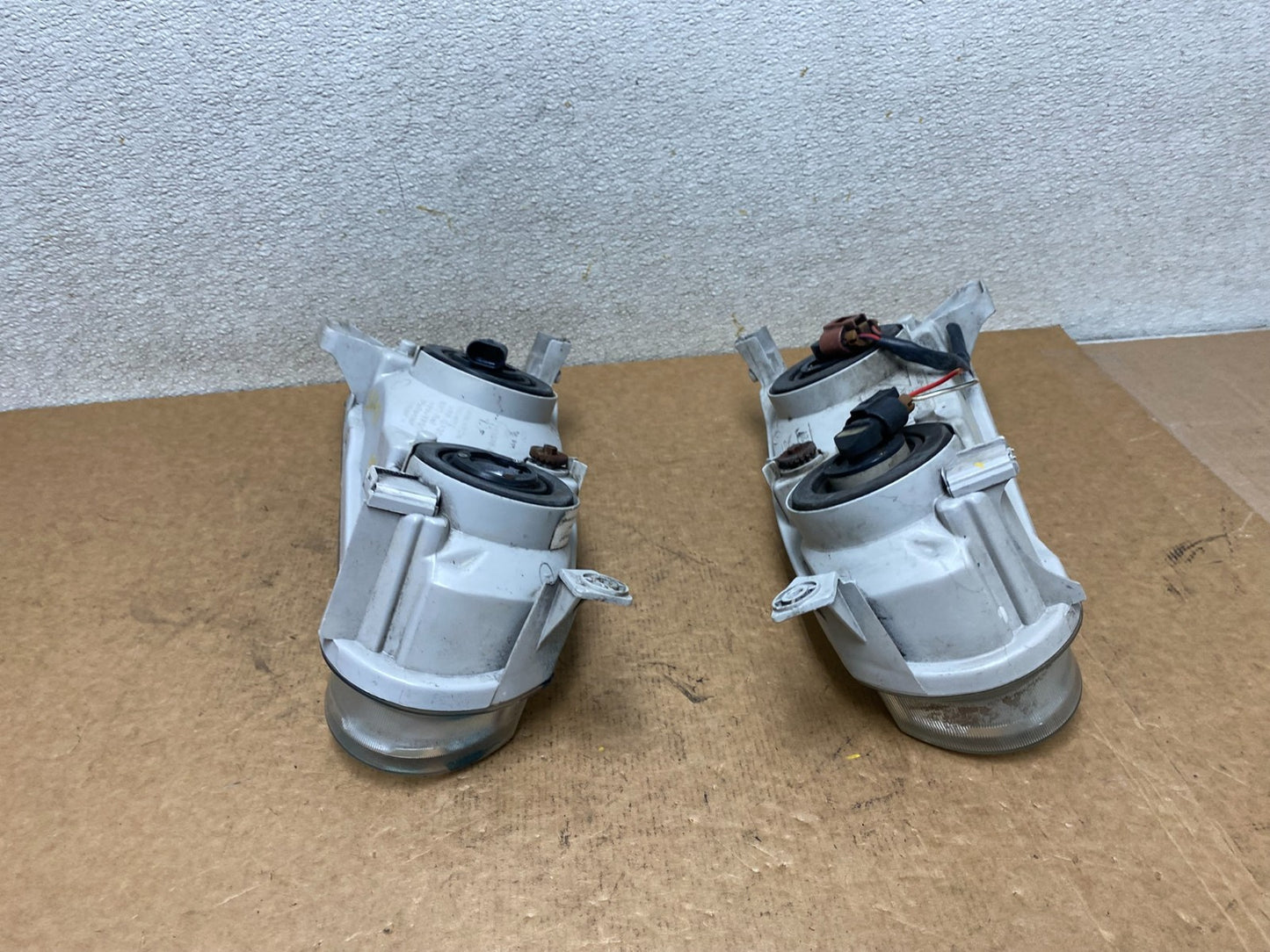 2001-2002 Toyota Corolla Right Left Side Halogen Headlights OEM S6921 PS9