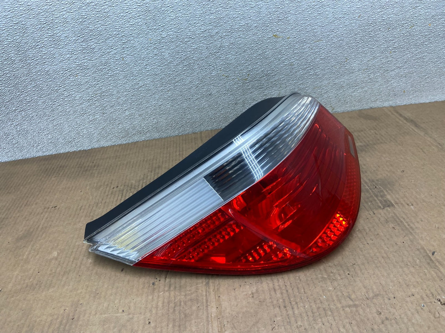 2004 - 2007 BMW 5 Series E60 Left Driver LH Side Tail Light OEM AA6270 DW2