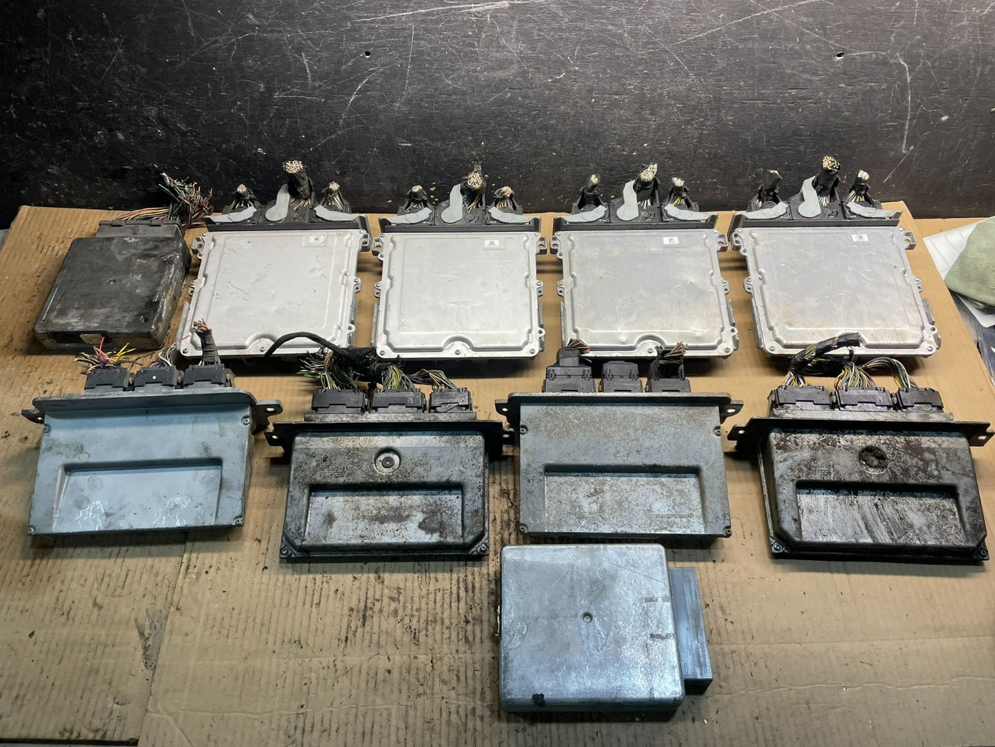 Mix of 10 Ford ECM Engine Computer Module X8636 PS1