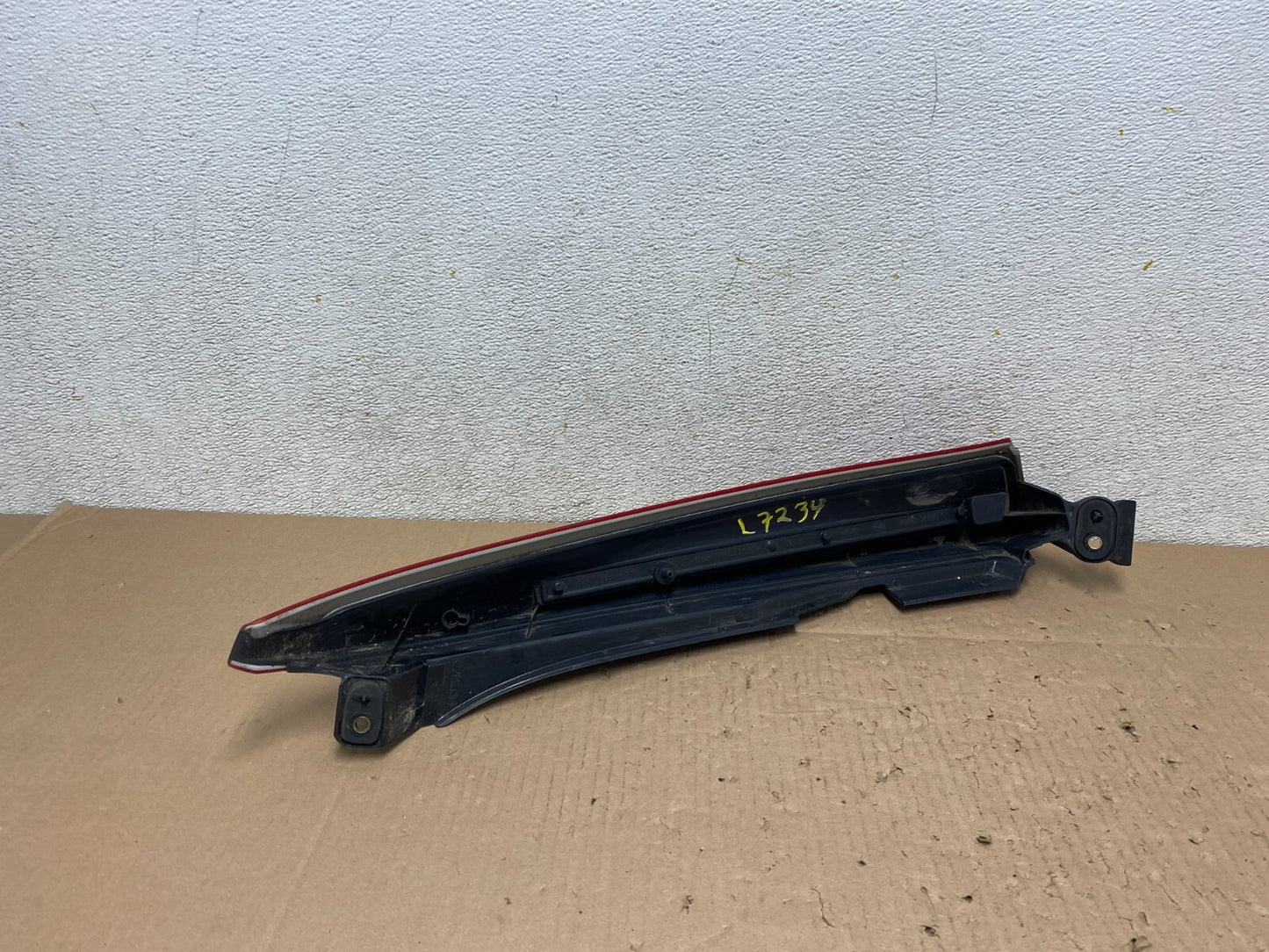 2003 to 2006 Volvo XC90 Left Driver LH Side Upper Tail Light OEM L7234 DW6