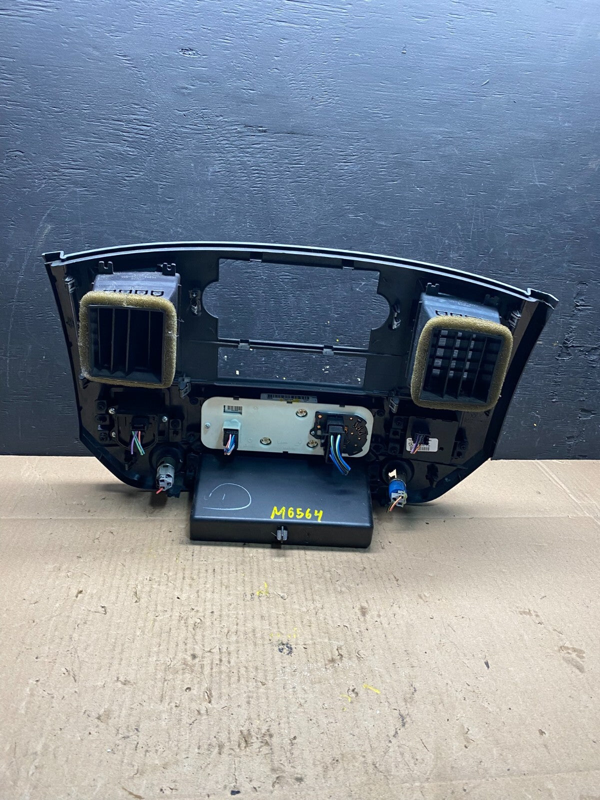 2002 to 2005 Dodge Ram Radio Climate Control Dash Air Vent Bezel Trim M6564 DG4