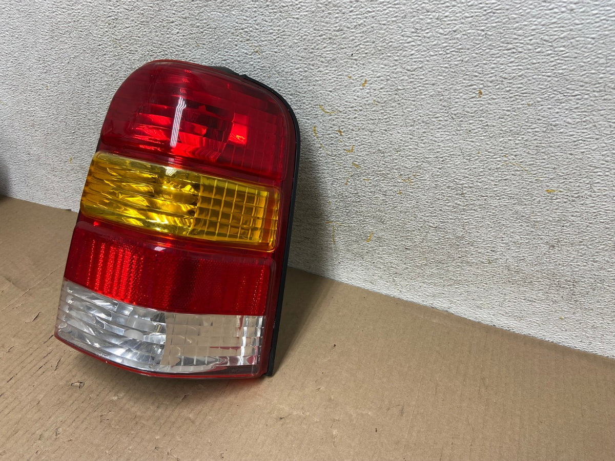 2001 to 2007 Ford Escape Right Passenger RH Side Tail Light AH5790 LK2