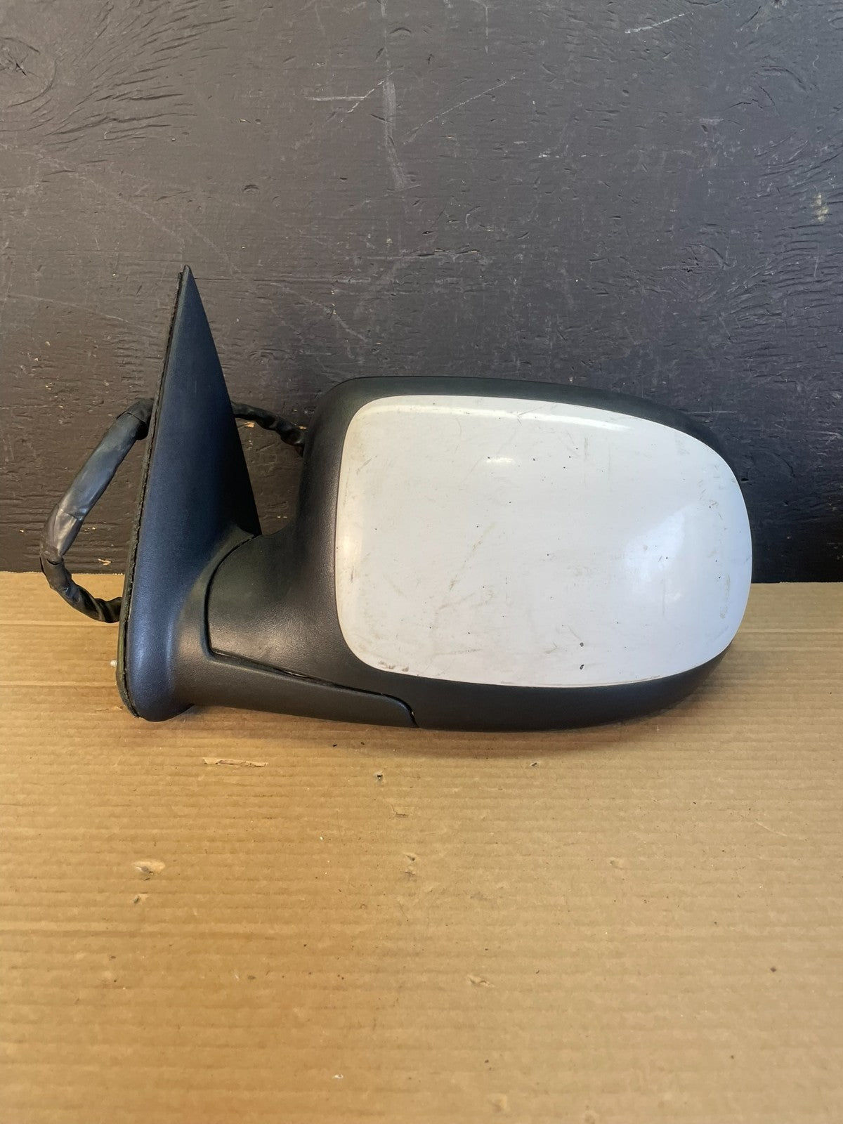 2003-2006 Chevrolet Tahoe Suburban Left Driver LH Turn Door Mirror AE8645 DW0