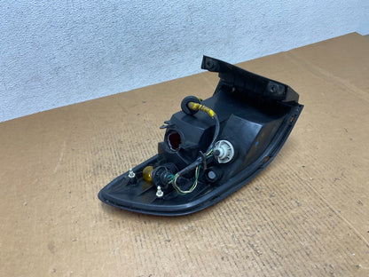 1998 1999 2000 Toyota Sienna Left Driver Tail light AE0200 DW3