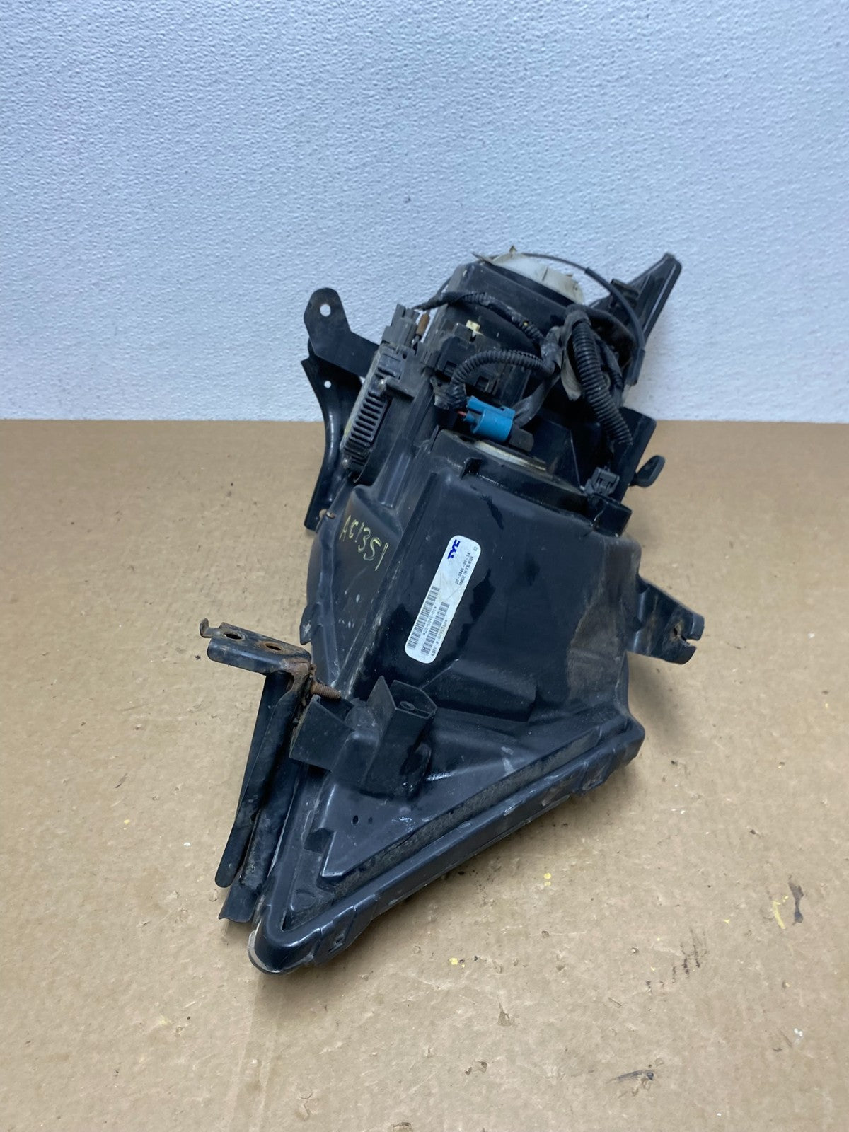 2007 2008 2009 Acura MDX Headlight Xenon HID Left Driver Lh Side TYC AC1351 DW8
