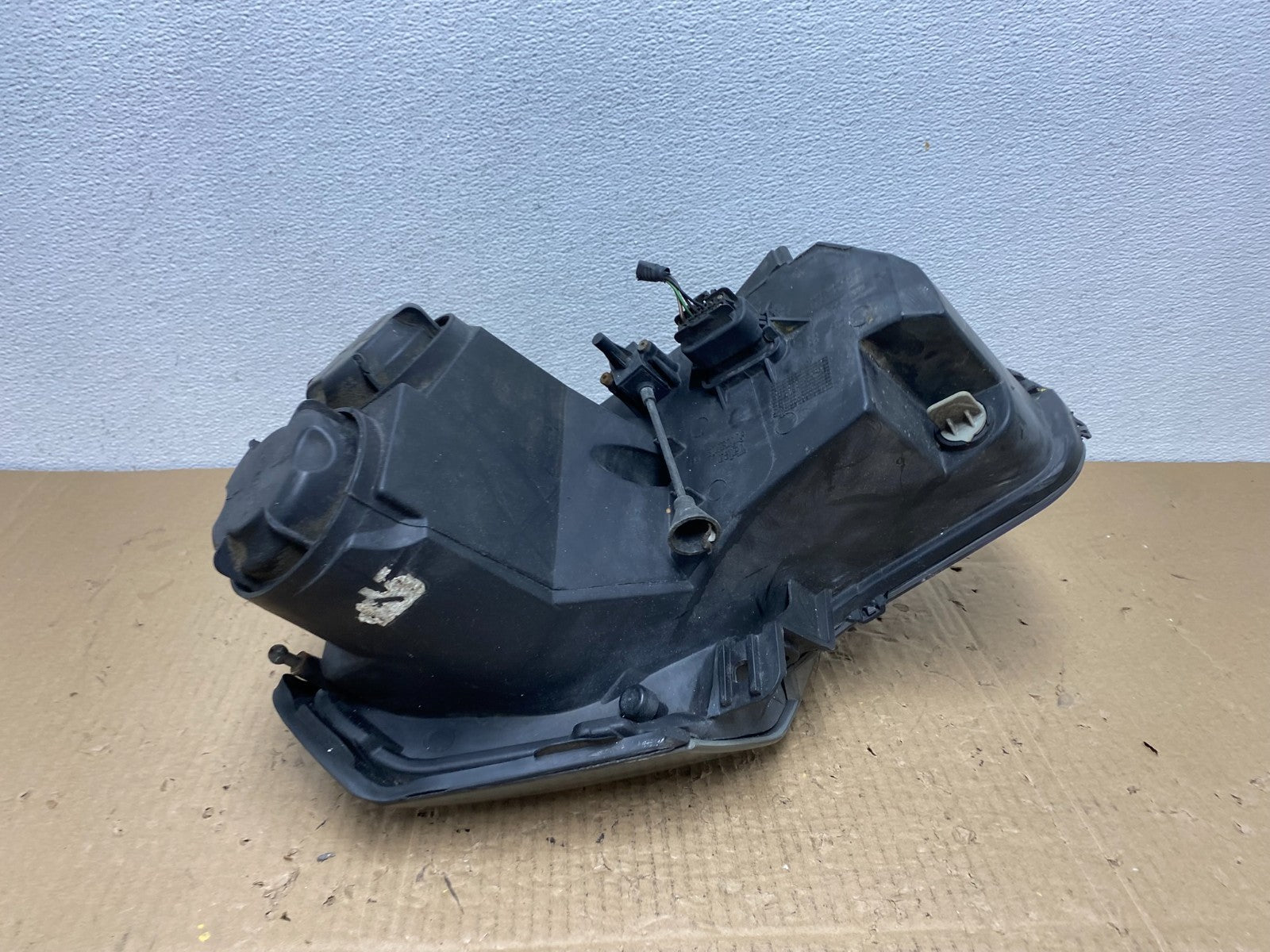 2003 to 2007 Cadillac CTS Right Passenger RH Halogen Headlight Oem AC3989 DW9