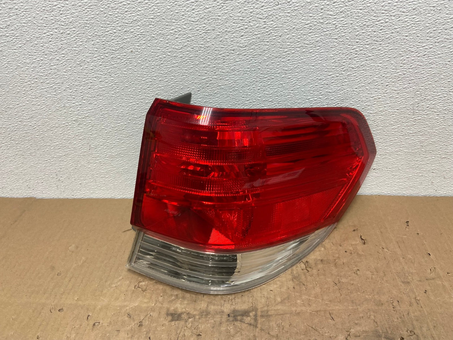 2008 2009 2010 Honda Odyssey Right Passenger Side Tail Light AB8616 LK0