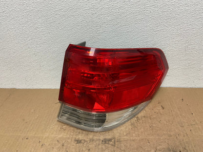 2008 2009 2010 Honda Odyssey Right Passenger Side Tail Light AB8616 LK0