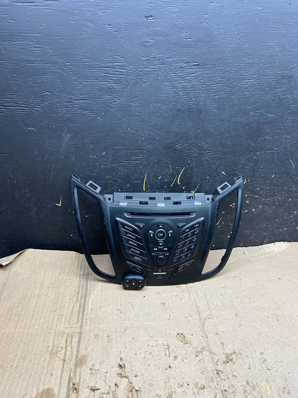 2013 2014 2015 2016 Ford Escape Dash Radio Control Panel Bezel X6327 DG0
