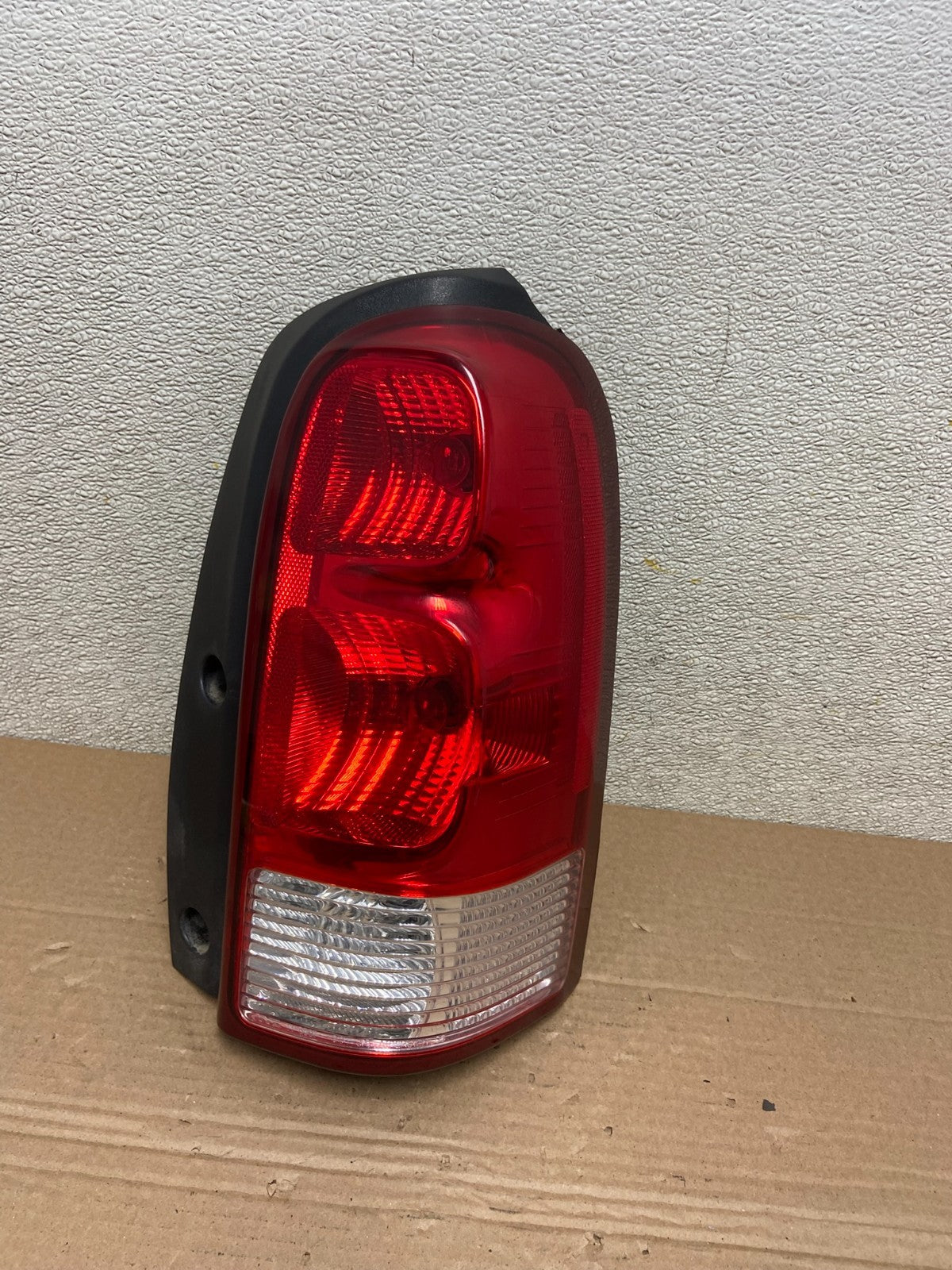 2005 - 2009 Pontiac Montana / Uplander Right Passenger Tail Light Oem AB1047 LK0